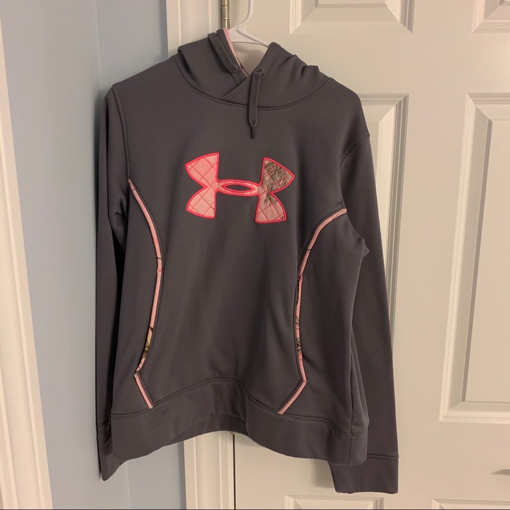 UA - Under Armour camo sweatshirt